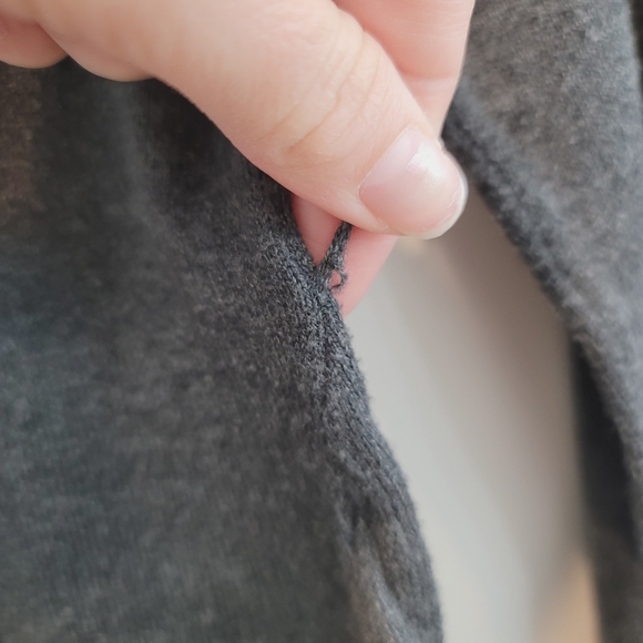 💕 Liz Lange for Target Gray Maternity Sweater Sze XS - Picture 2 of 16